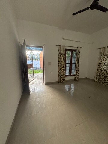 Room in 2 BHK Independent House at Sahastradhara Road – for Rent