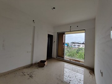 Room in 2 BHK Apartment at Kalwa – for Sale
