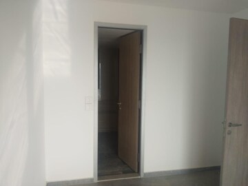 Room in 1 BHK Apartment at Lodha New Cuffe Parade, Wadala – for Rent