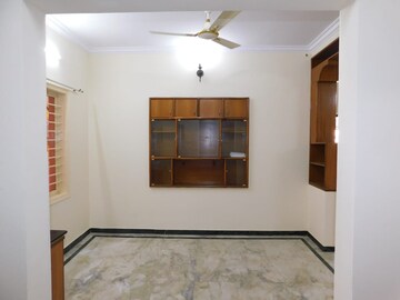 Room in 3.5 BHK Independent House at Kr Puram – for Rent