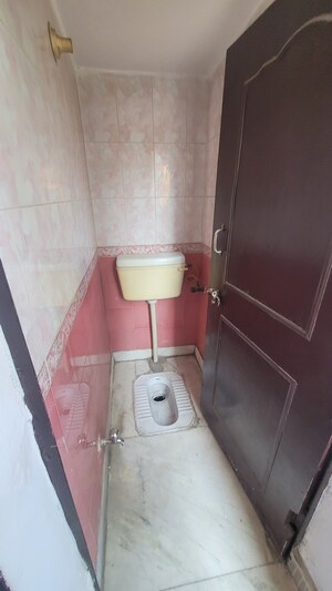 Attached Bathroom in 2 BHK Builder Floor at Dilshad Colony – for Sale