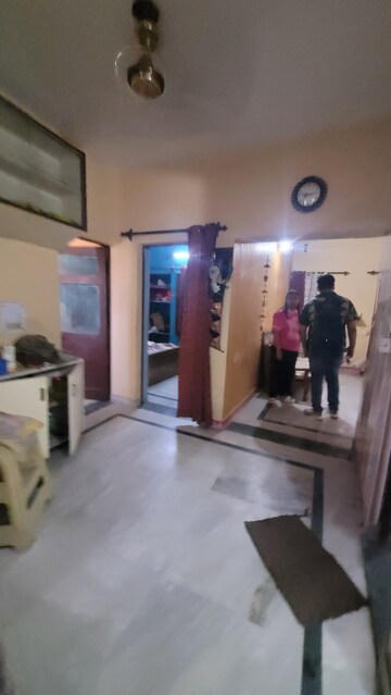 Furnished Amenities in 2 BHK Apartment at Dilshad Garden – for Rent