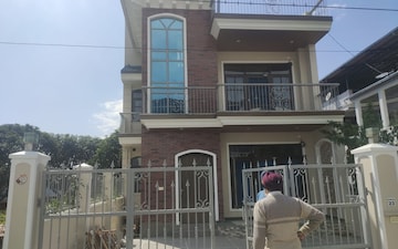 6 BHK Independent House For Rent in Dronpuri