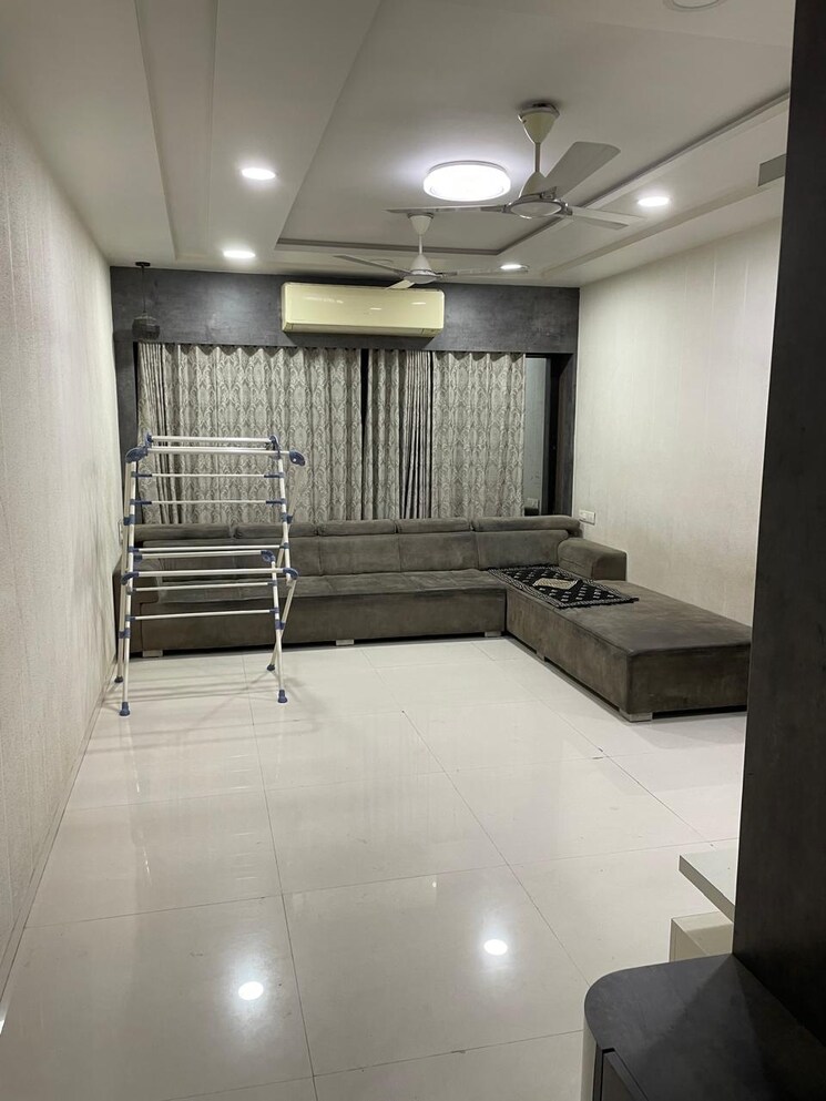 Living Room, vesu 3 Bedroom 1725 Sq.Ft. Apartment In Vesu Surat 7891127