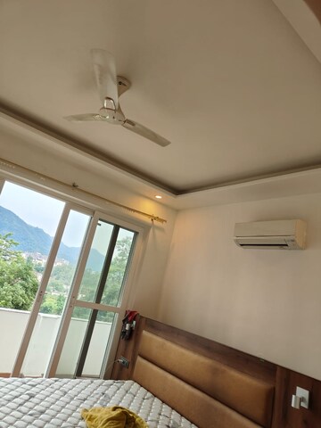 Furnished Amenities in 3 BHK Independent House at Sahastradhara Road – for Rent