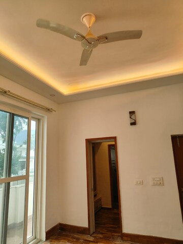 Room in 3 BHK Independent House at Sahastradhara Road – for Rent
