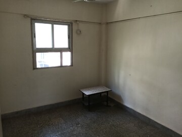 Room in 1 BHK Apartment at Mathura CHS, Malad West – for Rent