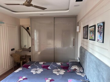 Room in 2 BHK Apartment at Neelkanth Vihar Ghatkopar East, Ghatkopar East – for Rent