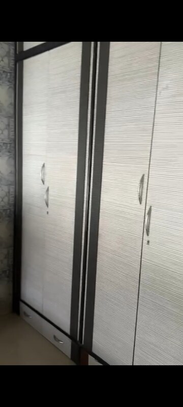 Furnished Amenities in 3 BHK Apartment at Dheeraj Heritage Residency, Santacruz West – for Rent