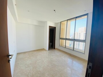 Room in 1 BHK Apartment at Hiranandani Estate Rodas Enclave, Ghodbunder Road – for Rent