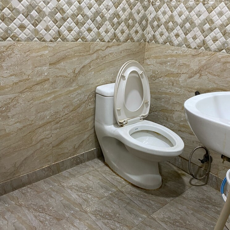 Attached Bathroom, apex-the-florus 2.5 Bedroom 1200 Sq.Ft. Apartment In Vaishali Extension Ghaziabad 8379754