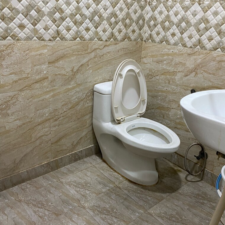 Attached Bathroom, apex-the-florus 2.5 Bedroom 1200 Sq.Ft. Apartment In Vaishali Extension Ghaziabad 8379754