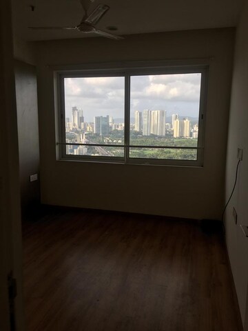 Room in 2 BHK Apartment at Lodha Fiorenza, Goregaon East – for Rent