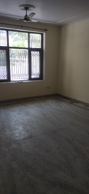 Furnished Amenities in 4 BHK Independent House at Dayal Bagh – for Sale