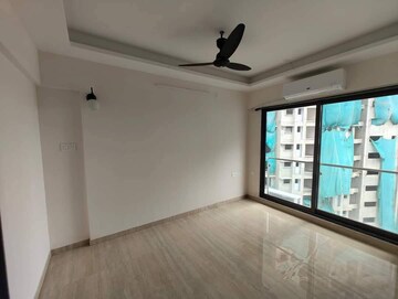 Room in 3 BHK Apartment at Je And Vee Om Trimurti, Malad East – for Rent