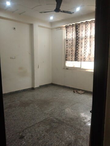 Room in 2 BHK Builder Floor at Niti Khand – for Rent