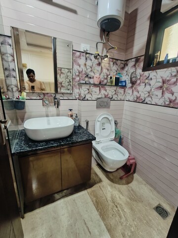 Attached Bathroom in 3 BHK Builder Floor at Shivalik Colony – for Rent