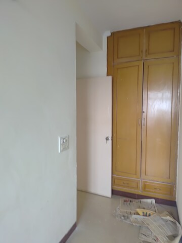 Room in 2 BHK Apartment at Ansal Sushant Estate, Sector 52 – for Rent