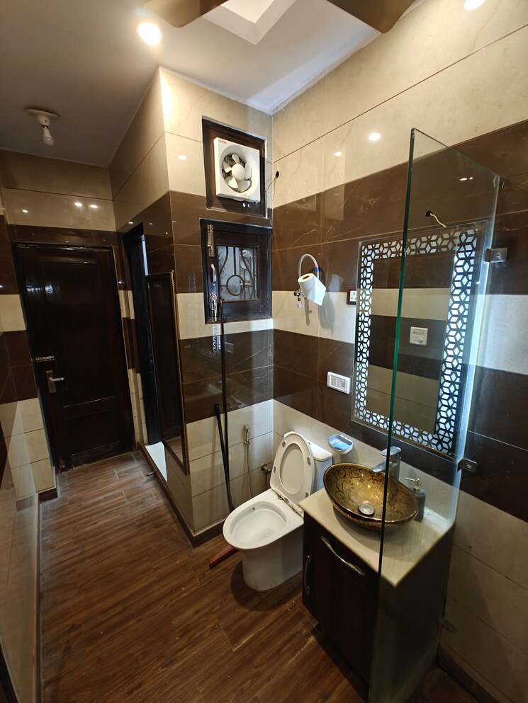 Master Bedroom, chander nagar 4 Bedroom 350 Sq.Mt. Builder Floor In Chander Nagar Ghaziabad 8379795