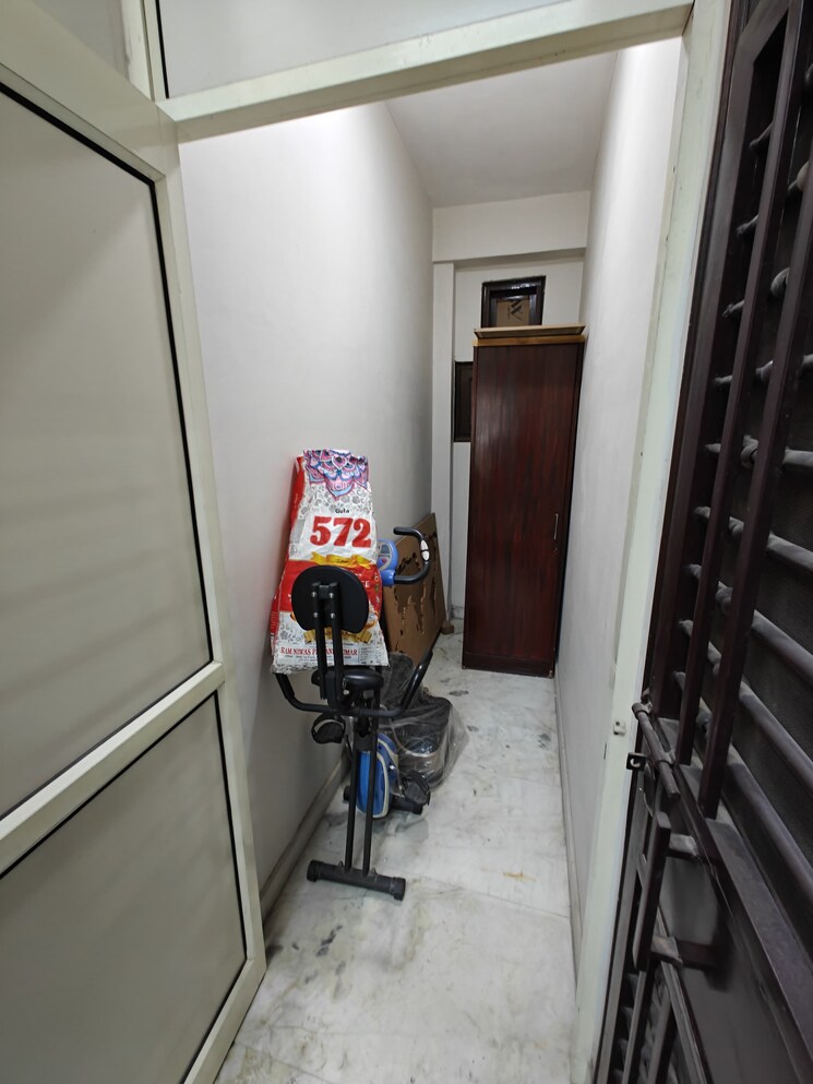 Balcony, chander nagar 4 Bedroom 350 Sq.Mt. Builder Floor In Chander Nagar Ghaziabad 8379795