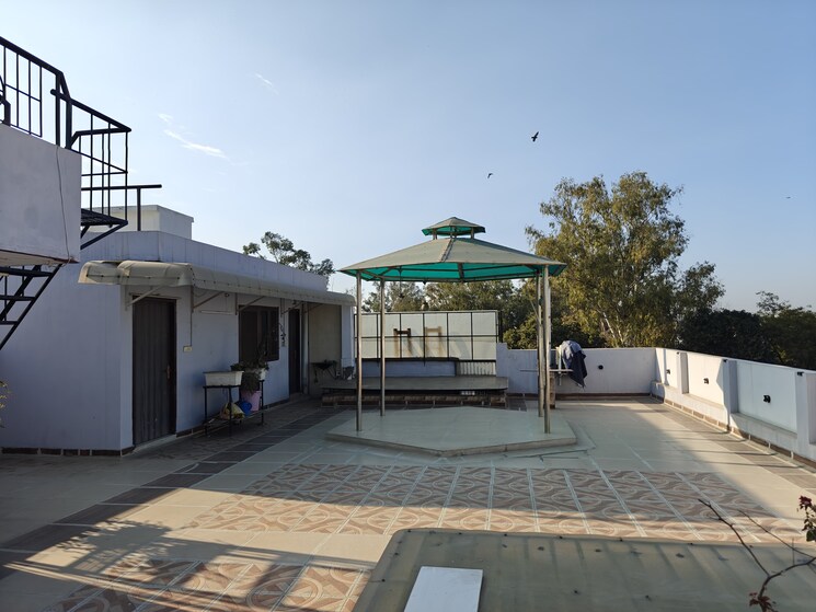 Exterior View, chander nagar 4 Bedroom 350 Sq.Mt. Builder Floor In Chander Nagar Ghaziabad 8379795