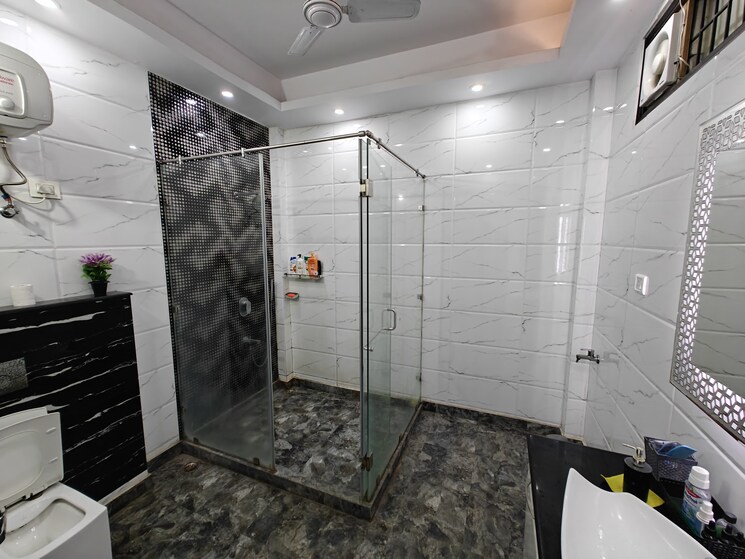 Kitchen, chander nagar 4 Bedroom 350 Sq.Mt. Builder Floor In Chander Nagar Ghaziabad 8379795