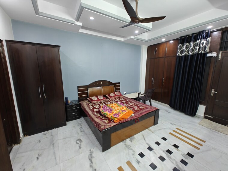 Bedroom, chander nagar 4 Bedroom 350 Sq.Mt. Builder Floor In Chander Nagar Ghaziabad 8379795