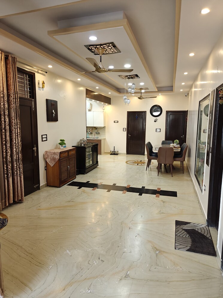 Living Room, chander nagar 4 Bedroom 350 Sq.Mt. Builder Floor In Chander Nagar Ghaziabad 8379795