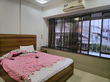 Bedroom in 2 BHK Apartment at Vile Parle Mahaveer, Vile Parle West – for Rent