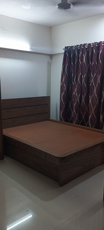 Bedroom in 2 BHK Apartment at Andheri West – for Rent