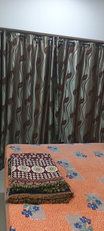 Bedroom in 2 BHK Apartment at Andheri West – for Rent