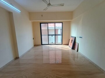 Room in 2 BHK Apartment at Crystal Armus, Chembur – for Rent