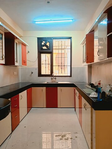 Kitchen in 3 BHK Builder Floor at SS Mayfield Gardens, Sector 51 – for Rent