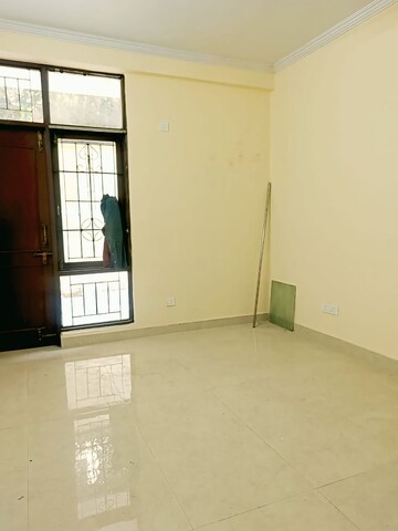 Room in 3 BHK Builder Floor at SS Mayfield Gardens, Sector 51 – for Rent