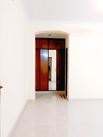 Room in 3 BHK Builder Floor at SS Mayfield Gardens, Sector 51 – for Rent