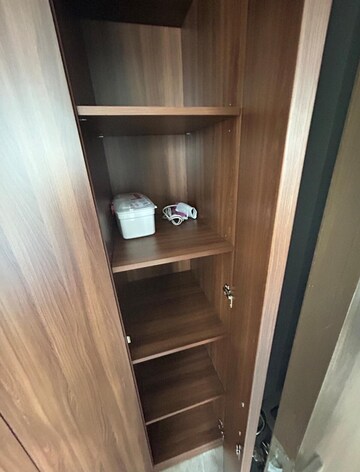 Furnished Amenities in 1 BHK Apartment at Hiranandani Regent Hill, Powai – for Rent