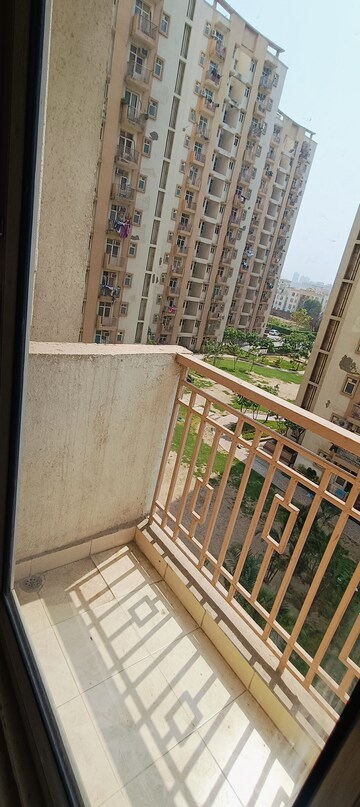 Balcony in 2 BHK Apartment at Shree Vardhman Mantra, Sector 67 – for Rent