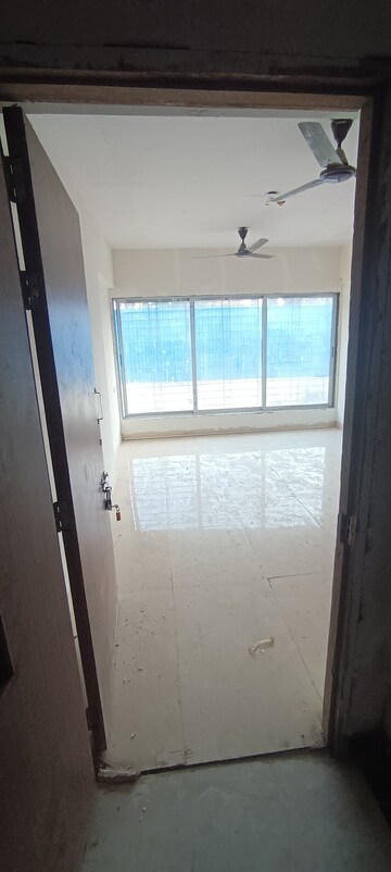 Room in 2 BHK Apartment at Santacruz West – for Rent