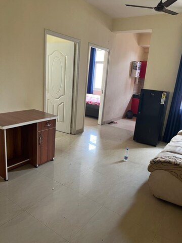 Room in 2 BHK Apartment at Shree Vardhman Mantra, Sector 67 – for Rent