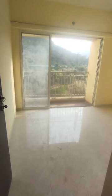 Room in 2 BHK Apartment at Bharat Ecovistas, Shilphata – for Rent