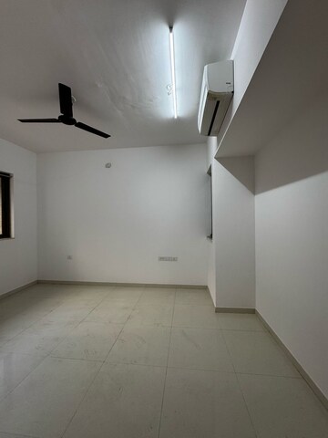 Room in 2 BHK Apartment at Lodha Splendora, Ghodbunder Road – for Rent