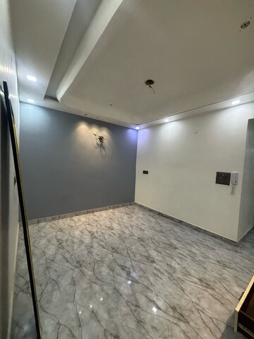 Room in 2 BHK Builder Floor at Uttam Nagar – for Rent
