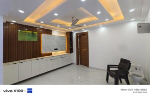 Room in 3 BHK Apartment at Shaheen Bagh – for Sale