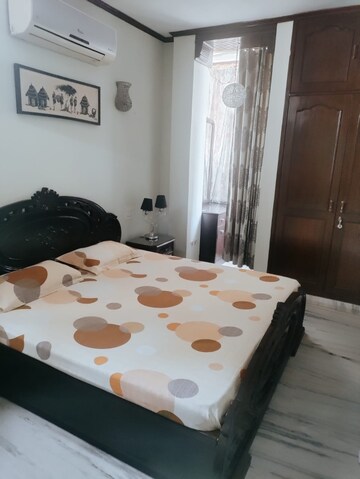 Bedroom in 2 BHK Apartment at Chittaranjan Park – for Rent