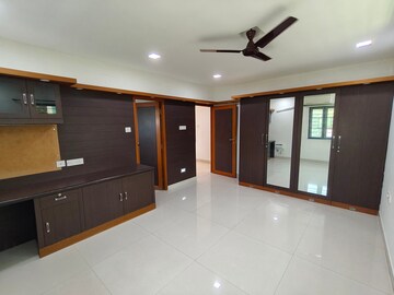 Master Bedroom in 4 BHK Apartment at West Mambalam – for Rent
