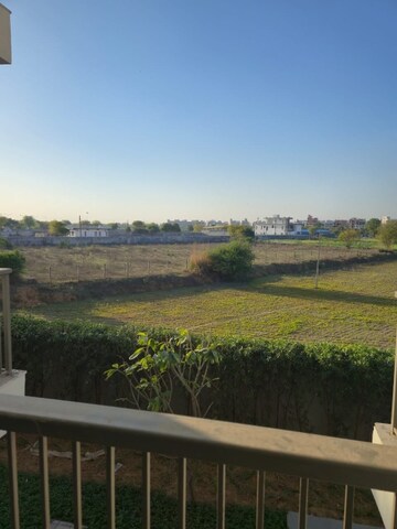 5 BHK Builder Floor – Garden View at DLF Garden City Independent Floors, Sector 92 - for Rent