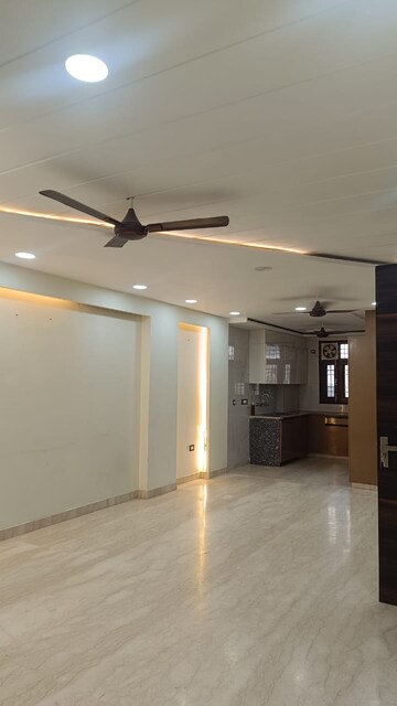 2.5 BHK Apartment For Rent in Paschim Vihar