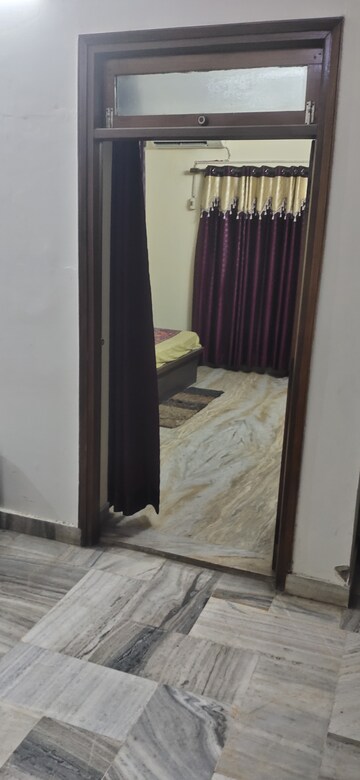 Furnished Amenities in 3 BHK Villa at Dayal Bagh – for Rent