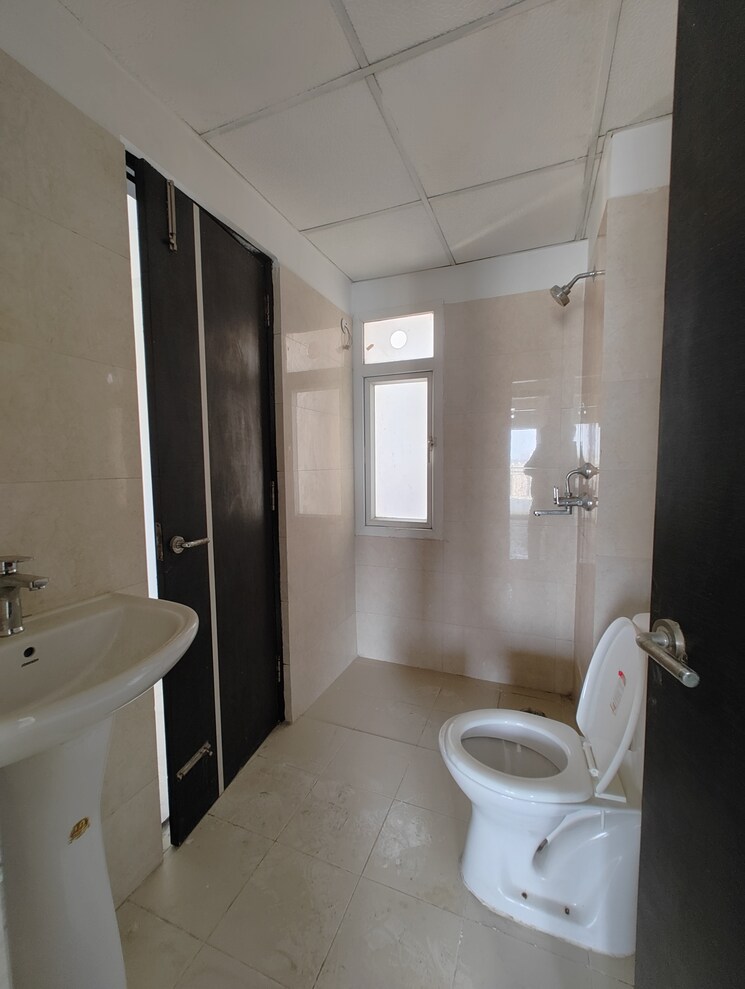 Bathroom, samridhi-grand-avenue 2 Bedroom 980 Sq.Ft. Apartment In Tech Zone 4 Greater Noida Greater Noida 8380150