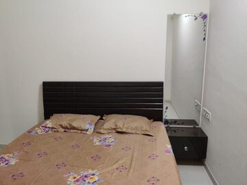 Bedroom in 2 BHK Apartment at Hiranandani Meadows, Manpada – for Rent